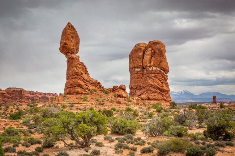 140 Arches NP, Balanced Rock.jpg